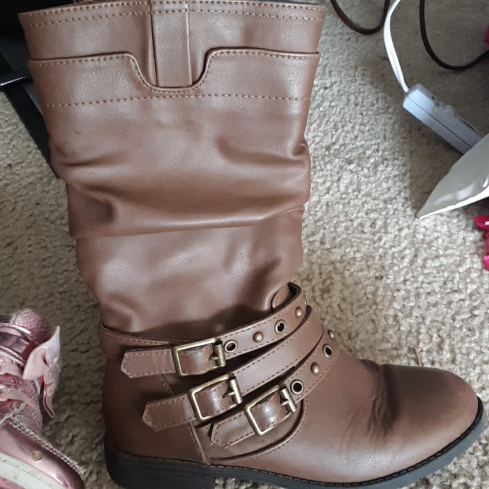 Boots. Size 1.